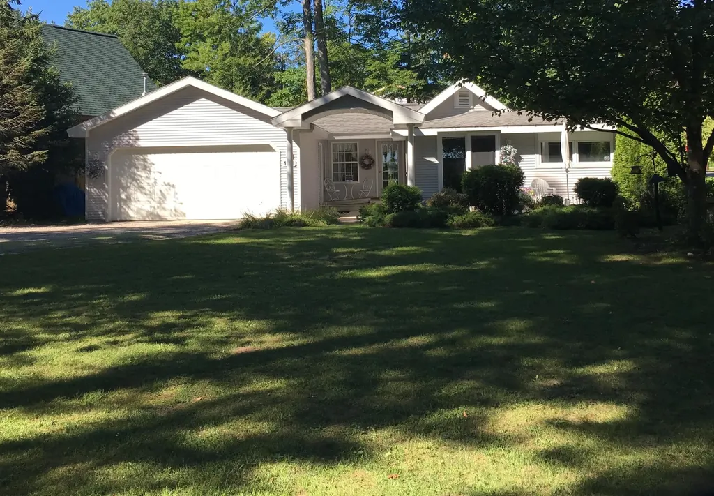 141 Birchwood Avenue Traverse City City MI 49686
