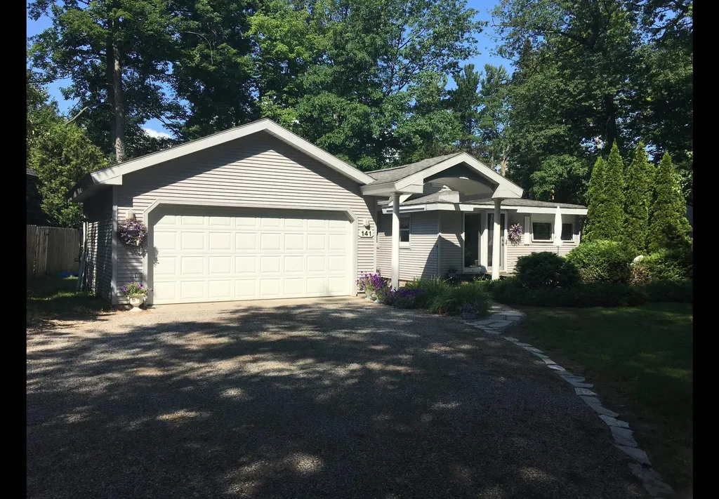 141 Birchwood Avenue Traverse City City MI 49686