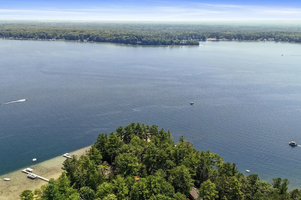 620 Lakewood Road Long Lake Township MI 49685