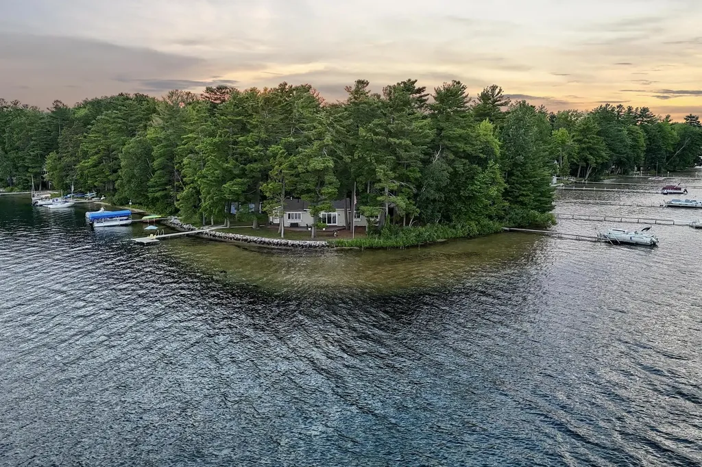 620 Lakewood Road Long Lake Township MI 49685