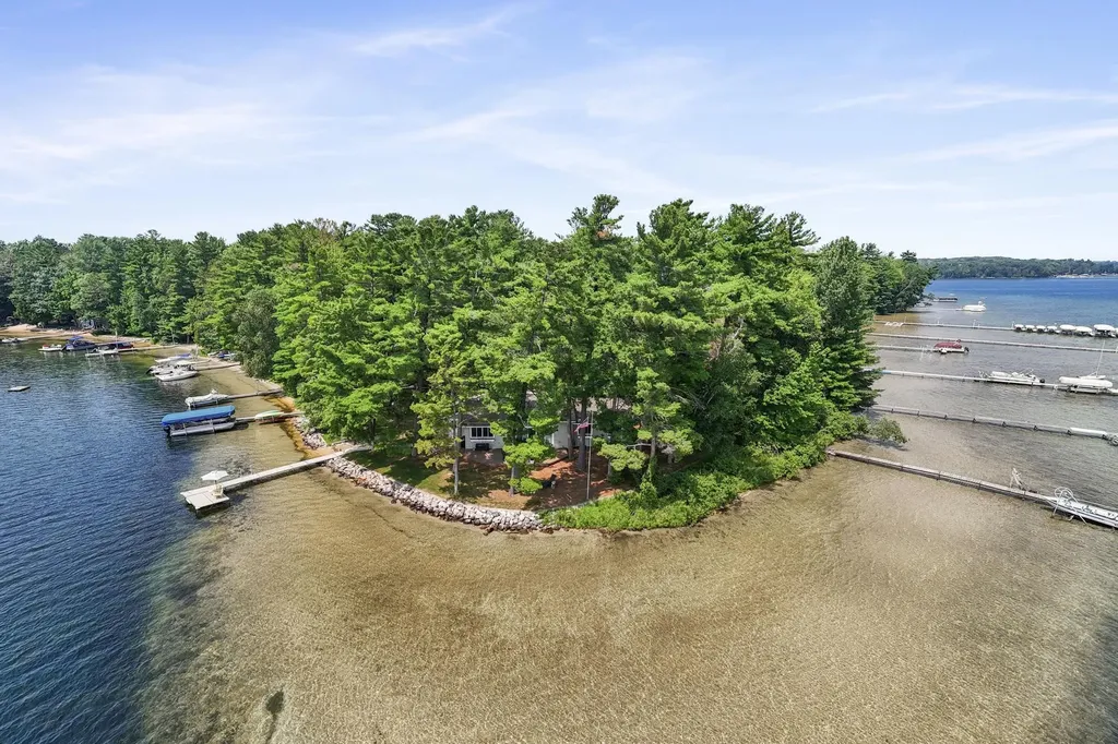 620 Lakewood Road Long Lake Township MI 49685