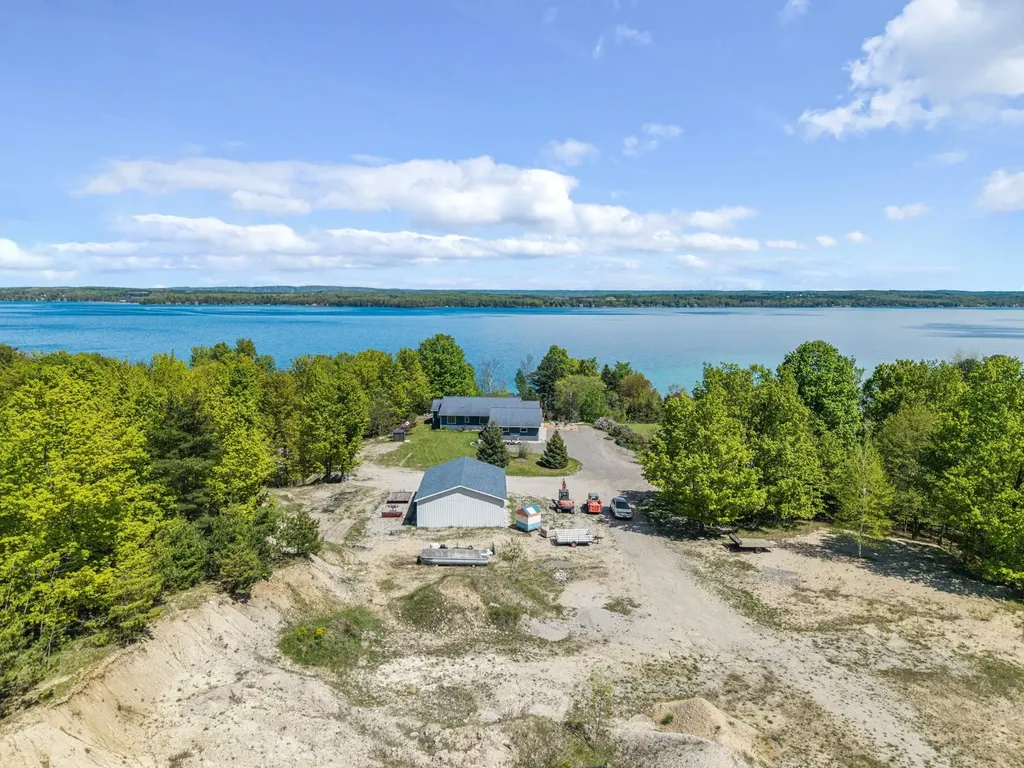 11660 Indian Road Milton Township MI 49648