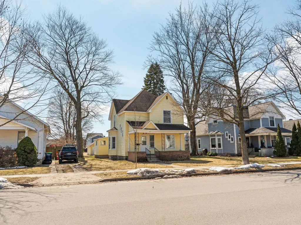 311 W Twelfth Street Traverse City City MI 49684