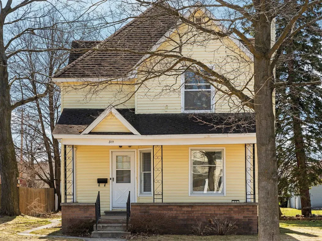 311 W Twelfth Street Traverse City City MI 49684