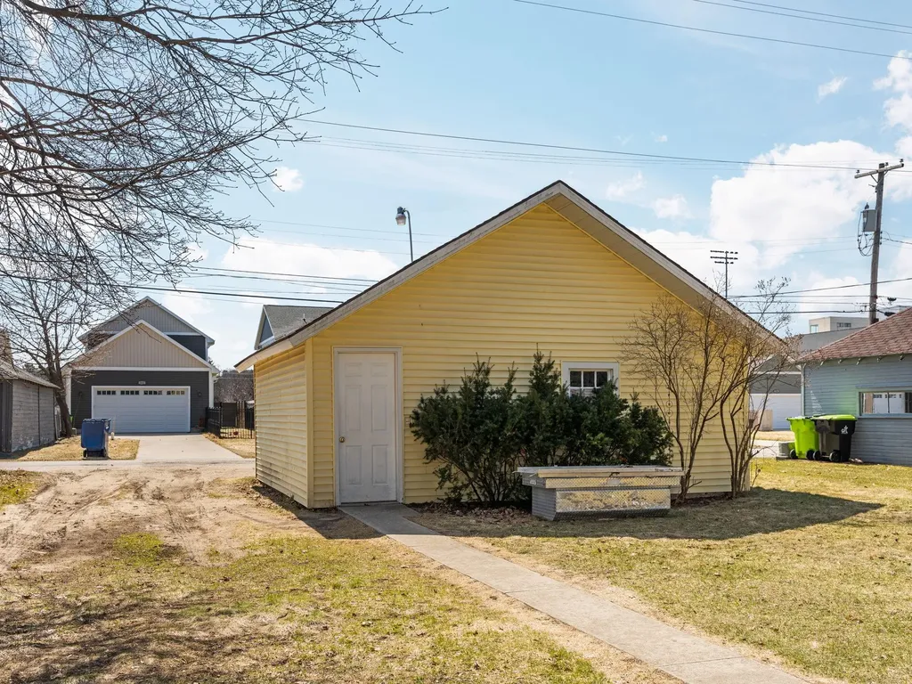 311 W Twelfth Street Traverse City City MI 49684