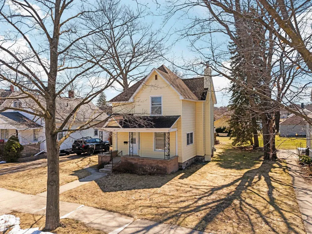 311 W Twelfth Street Traverse City City MI 49684