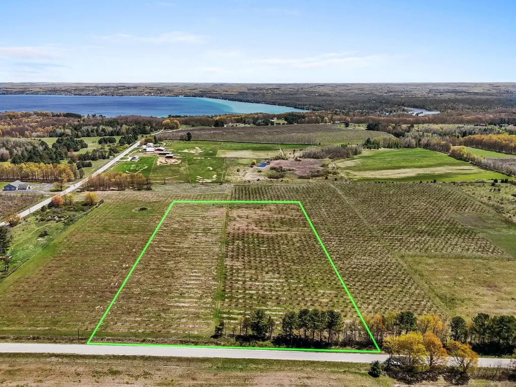 12139 Chippewa Trail Milton Township MI 49676