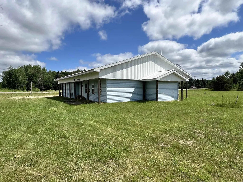 6020 E 34 Road Haring Charter Township MI 49601