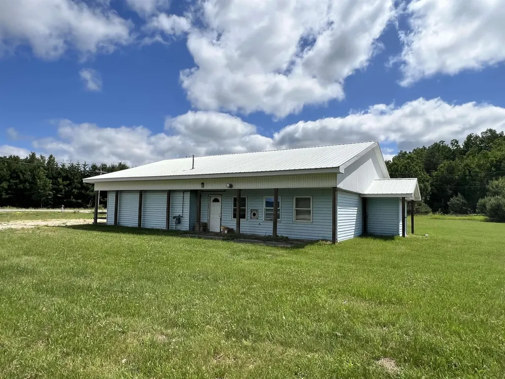 6020 E 34 Road Haring Charter Township MI 49601