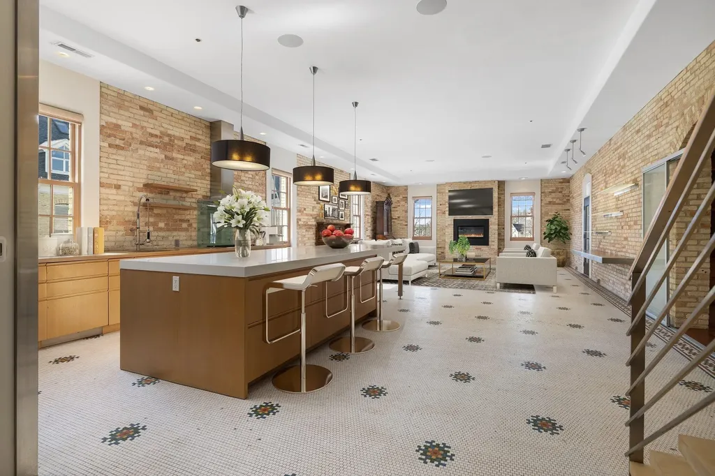 800-319 Cottageview Drive Traverse City City MI 49684