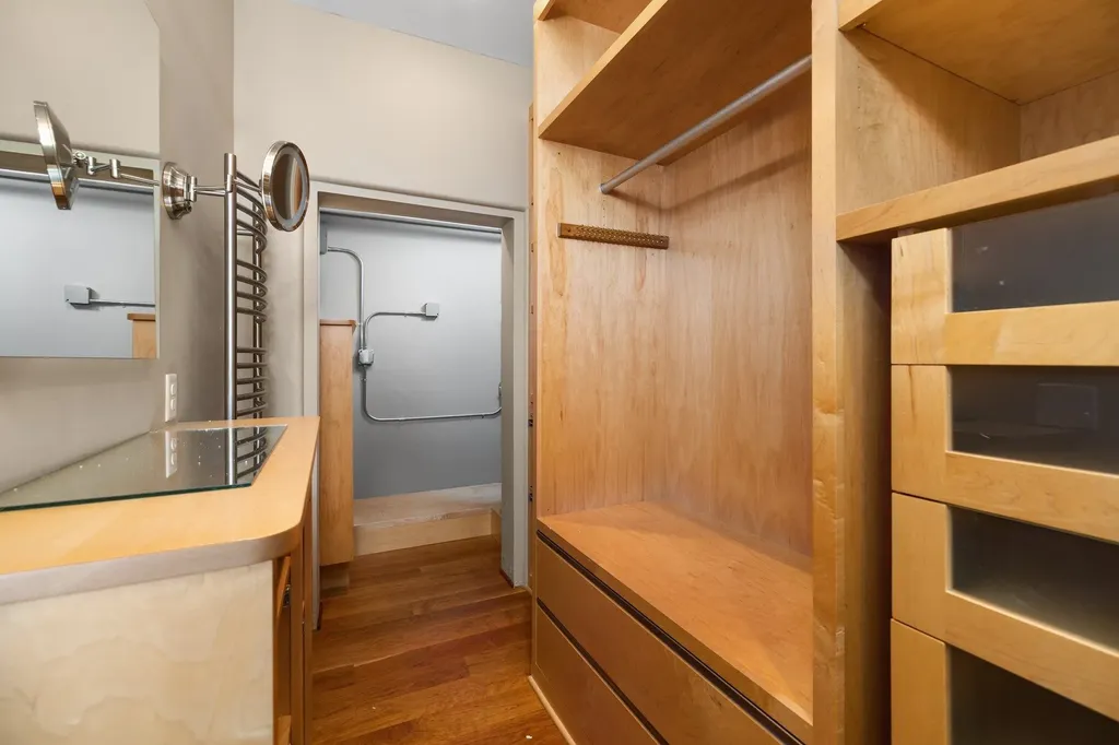 800-319 Cottageview Drive Traverse City City MI 49684