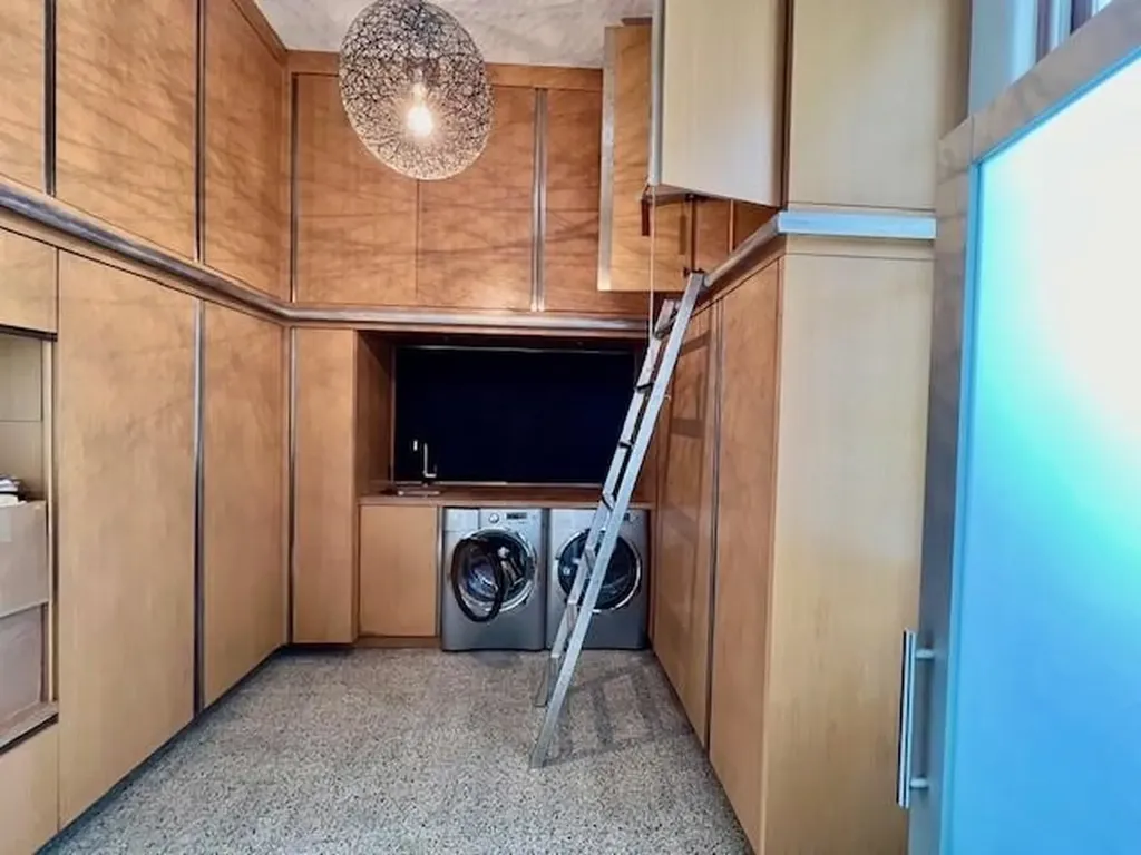 800-319 Cottageview Drive Traverse City City MI 49684