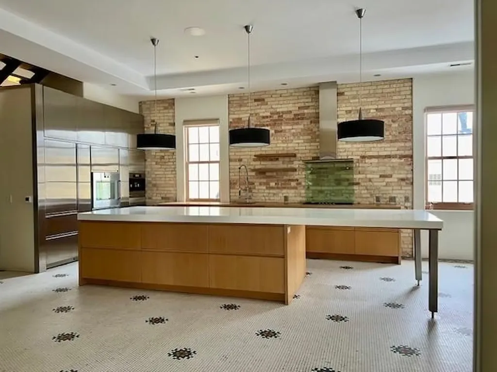 800-319 Cottageview Drive Traverse City City MI 49684