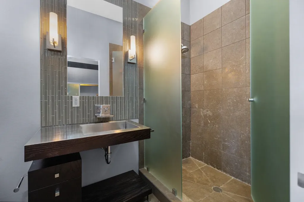 800-319 Cottageview Drive Traverse City City MI 49684