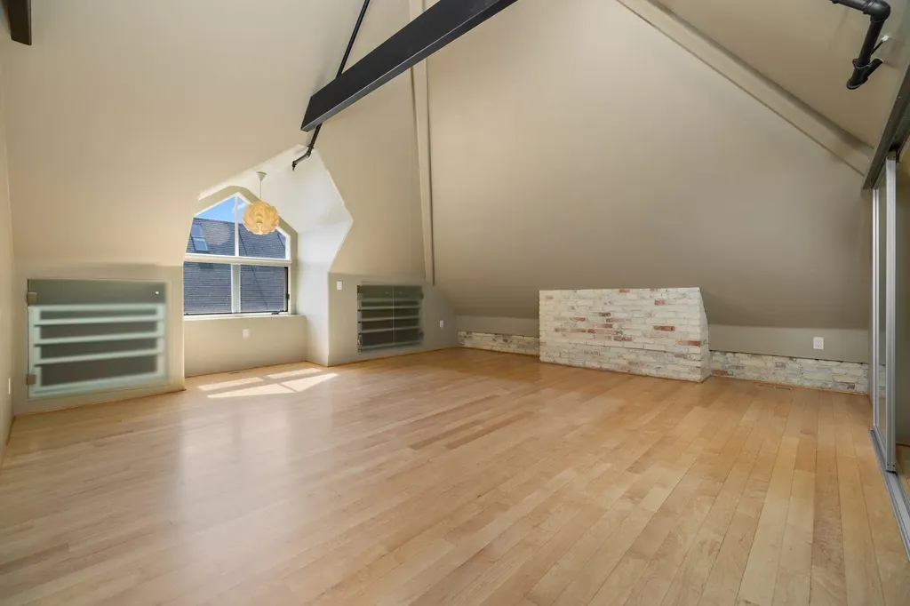 800-319 Cottageview Drive Traverse City City MI 49684