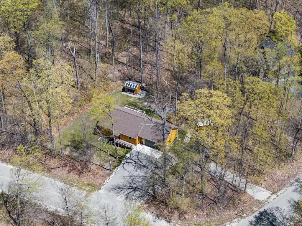 2558 E Sugar Maple Centerville Township MI 49621