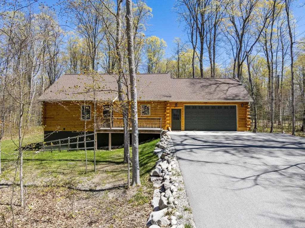 2558 E Sugar Maple Centerville Township MI 49621