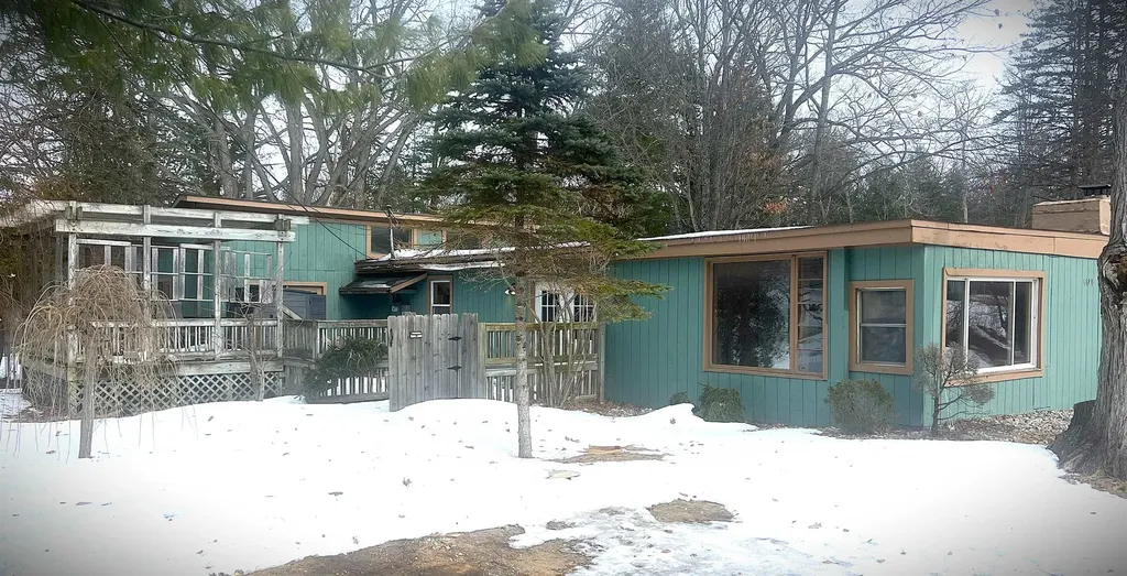 8890 Us-131, S Green Lake Township MI 49637