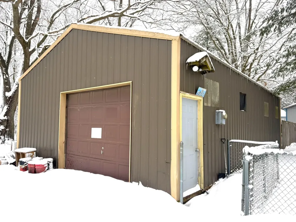 8890 Us-131, S Green Lake Township MI 49637