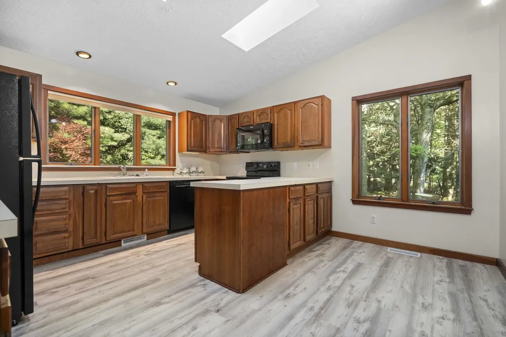 211 E 7th Street Leelanau Township MI 49670