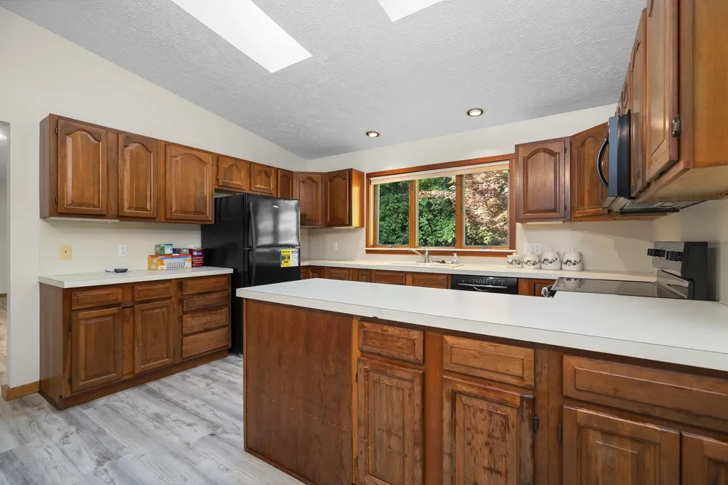 211 E 7th Street Leelanau Township MI 49670