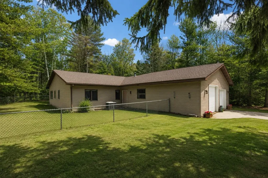 211 E 7th Street Leelanau Township MI 49670