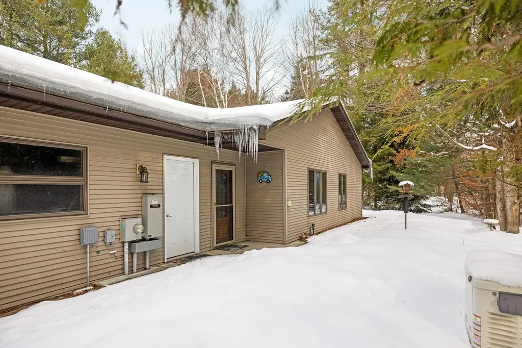 211 E 7th Street Leelanau Township MI 49670