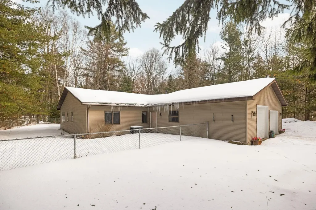 211 E 7th Street Leelanau Township MI 49670