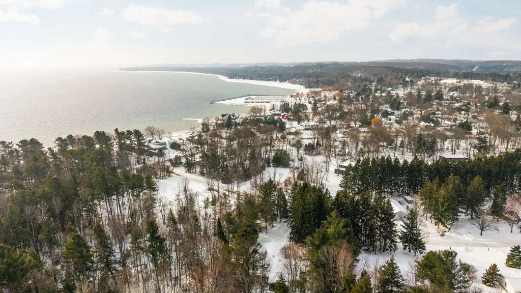 211 E 7th Street Leelanau Township MI 49670