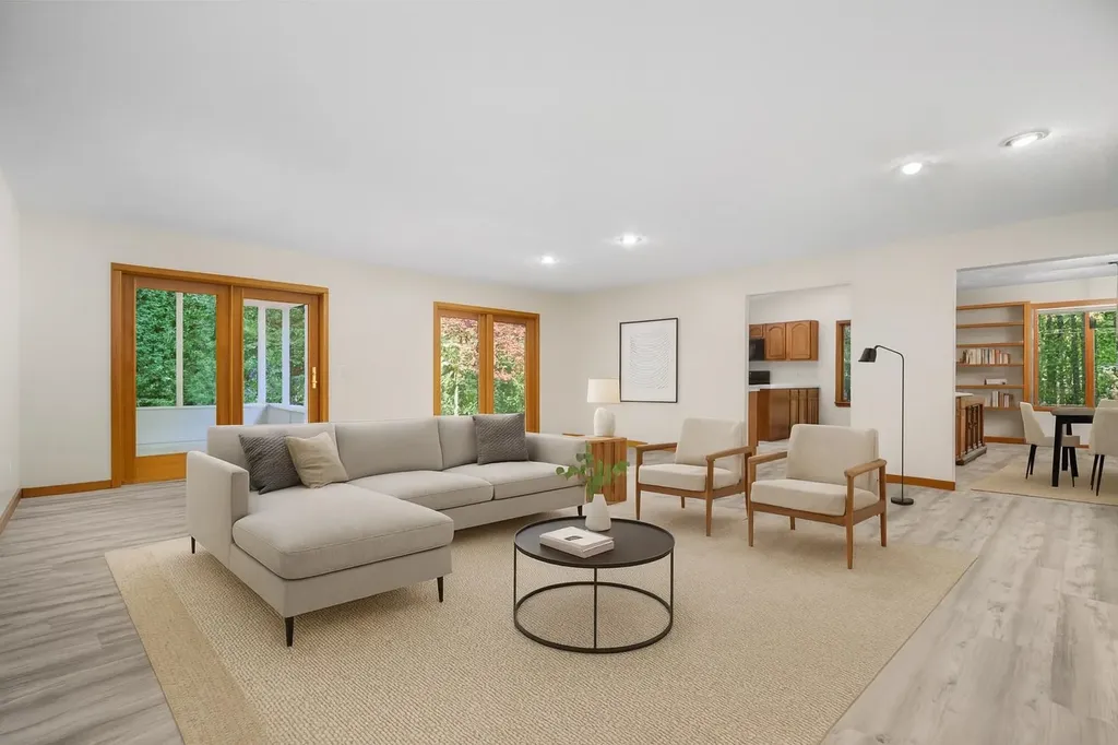 211 E 7th Street Leelanau Township MI 49670