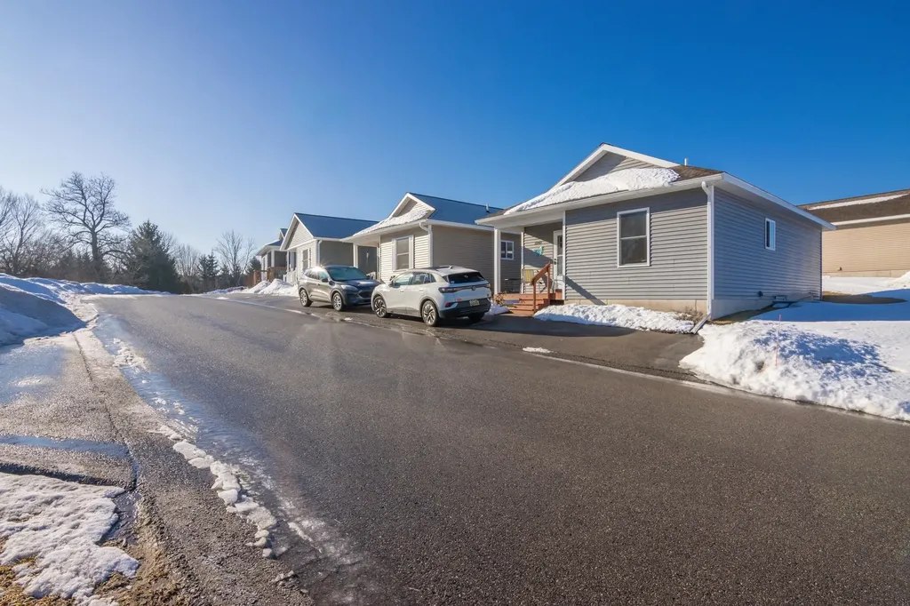 1040 Umber Drive Garfield Charter Township MI 49696