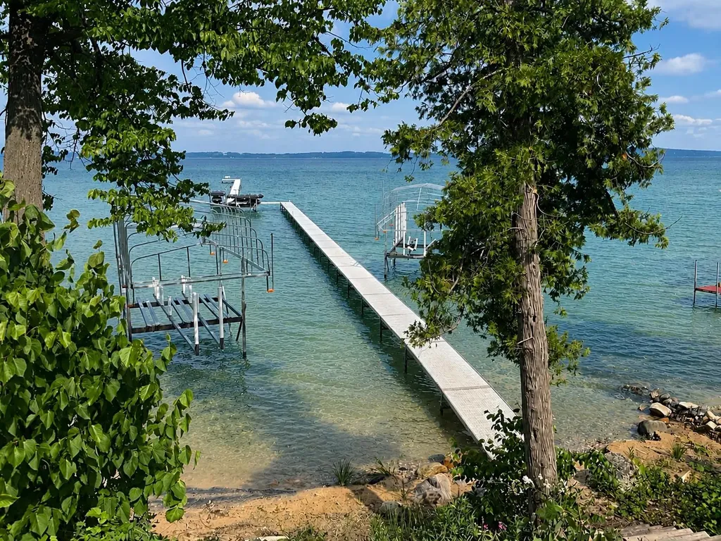 10057 E Leeward Shores Drive Elmwood Charter Township MI 49684
