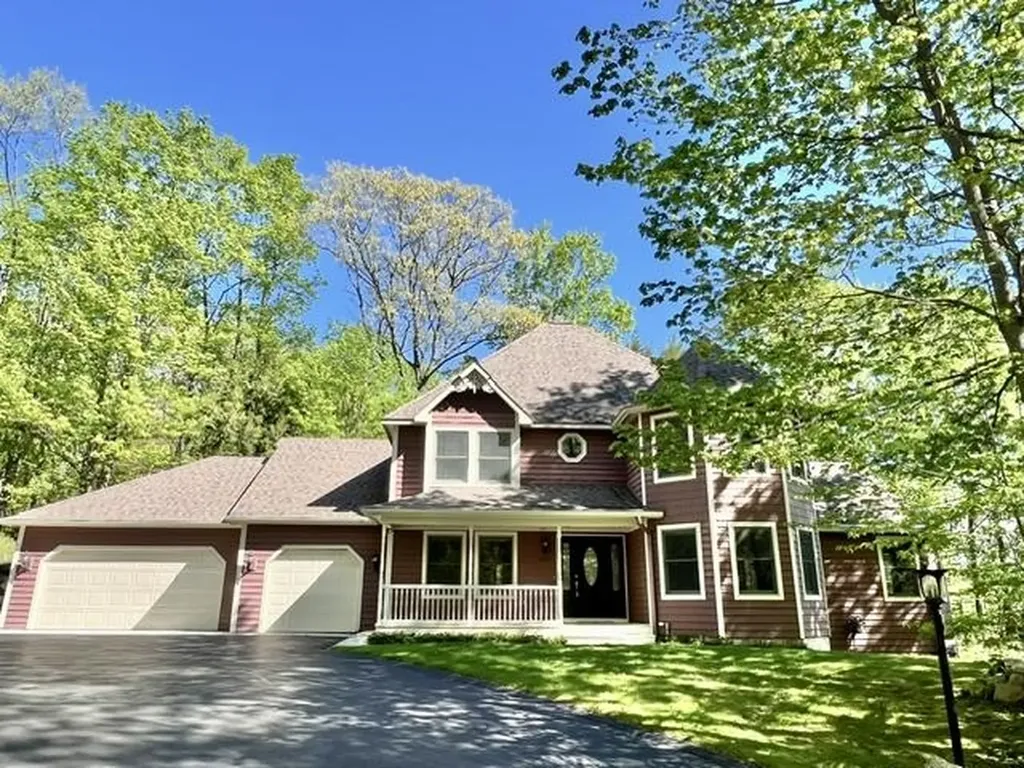 10057 E Leeward Shores Drive Elmwood Charter Township MI 49684