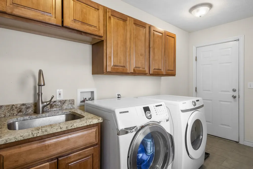 10057 E Leeward Shores Drive Elmwood Charter Township MI 49684