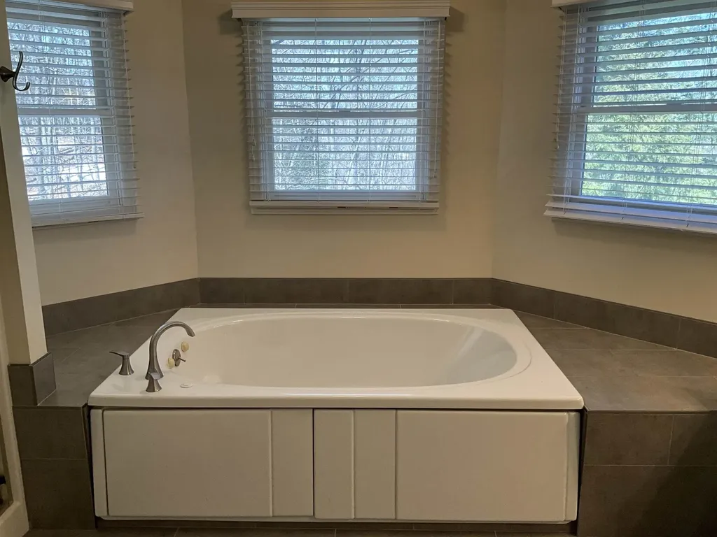 10057 E Leeward Shores Drive Elmwood Charter Township MI 49684