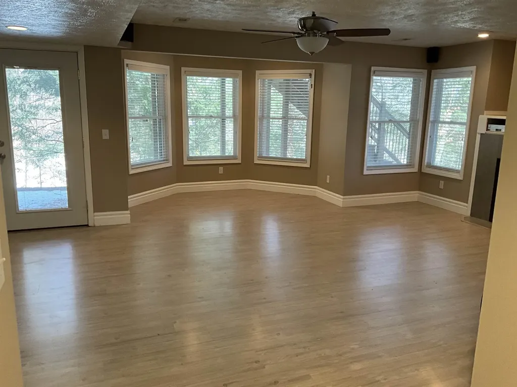 10057 E Leeward Shores Drive Elmwood Charter Township MI 49684