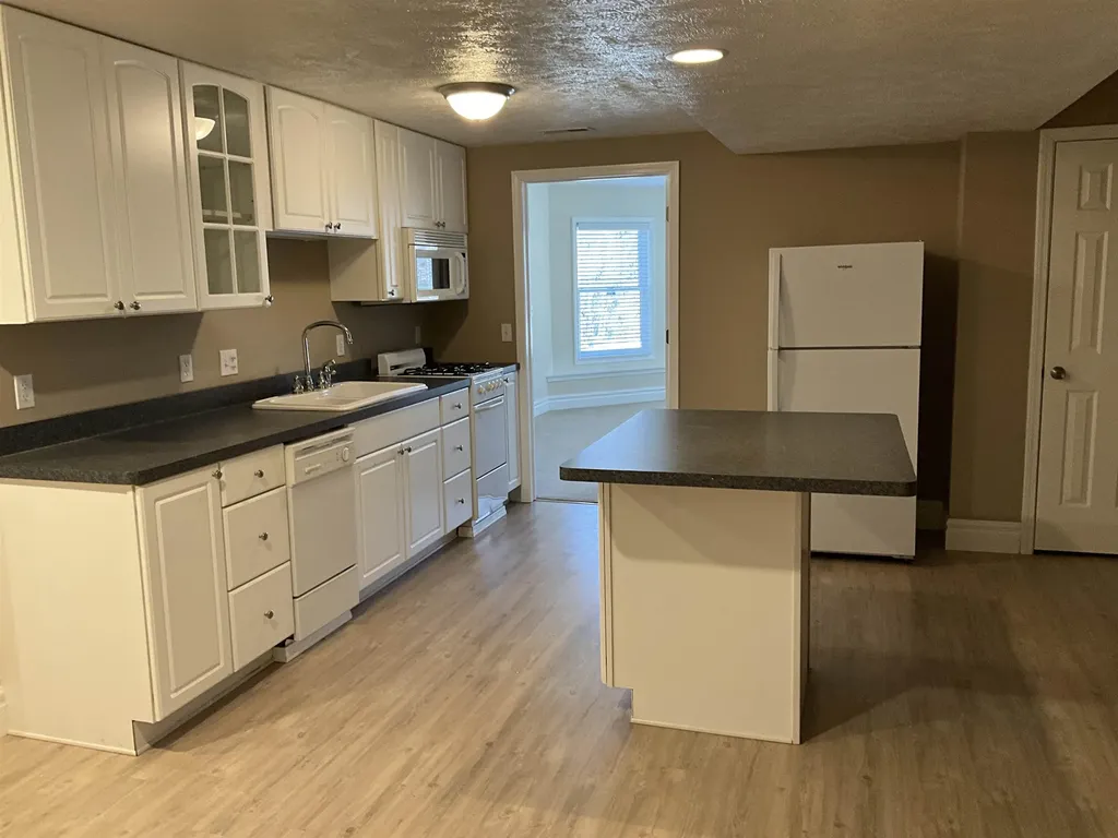 10057 E Leeward Shores Drive Elmwood Charter Township MI 49684