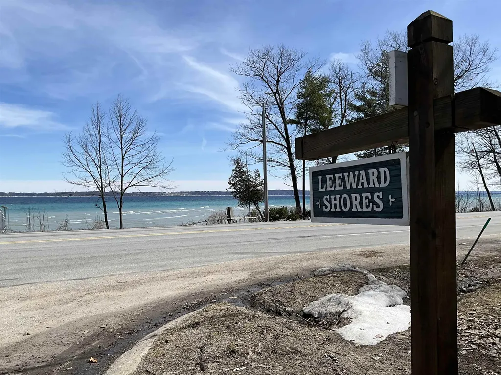 10057 E Leeward Shores Drive Elmwood Charter Township MI 49684