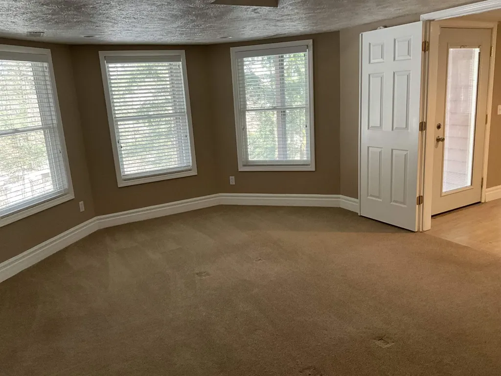 10057 E Leeward Shores Drive Elmwood Charter Township MI 49684
