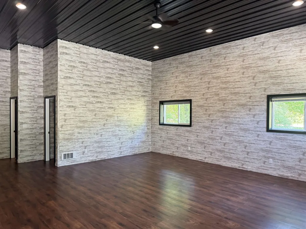 8923 SE Torch Lake Drive Helena Township MI 49612