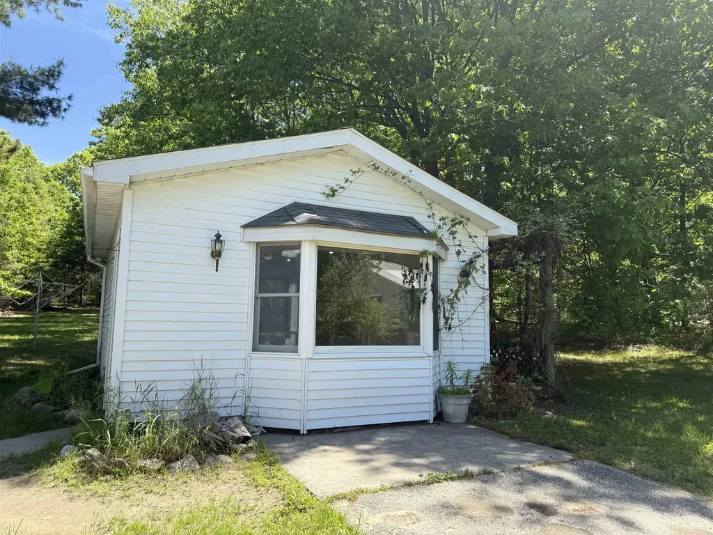 8923 SE Torch Lake Drive Helena Township MI 49612