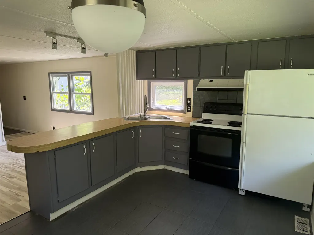 8923 SE Torch Lake Drive Helena Township MI 49612
