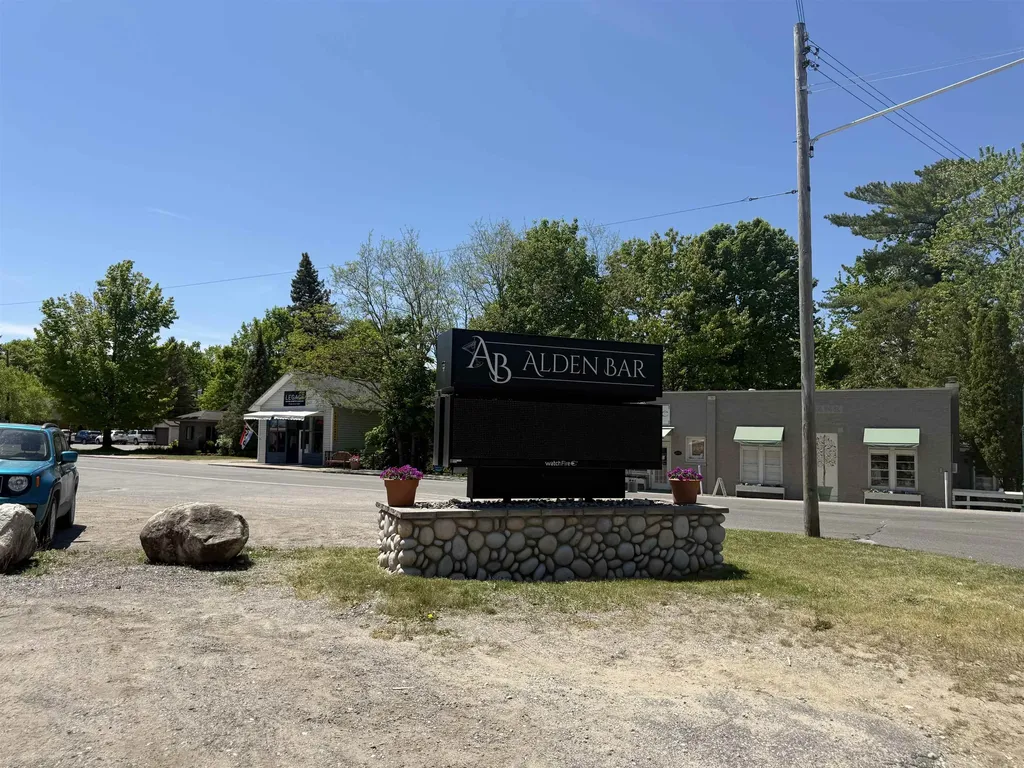 8923 SE Torch Lake Drive Helena Township MI 49612