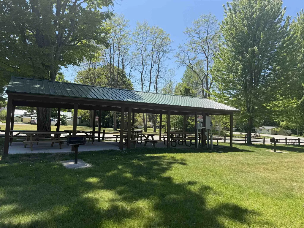 8923 SE Torch Lake Drive Helena Township MI 49612