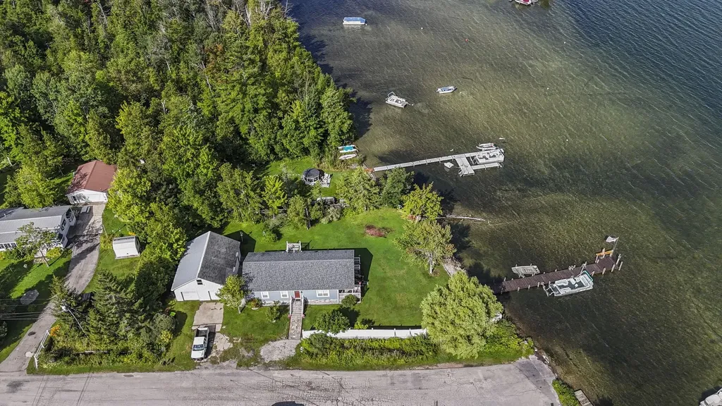 9850 S Perrins Landing Drive Solon Township MI 49684