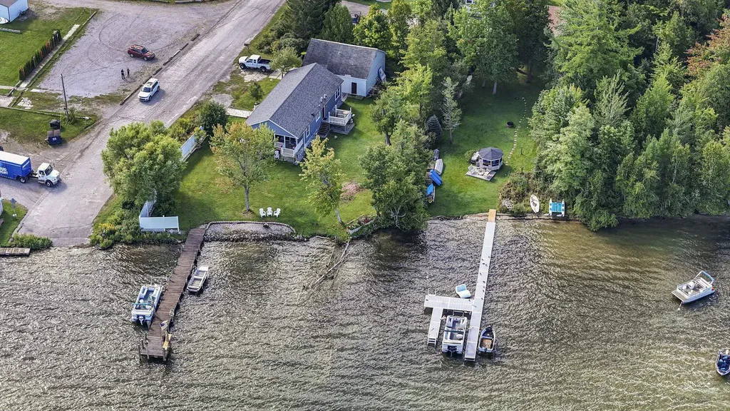 9850 S Perrins Landing Drive Solon Township MI 49684