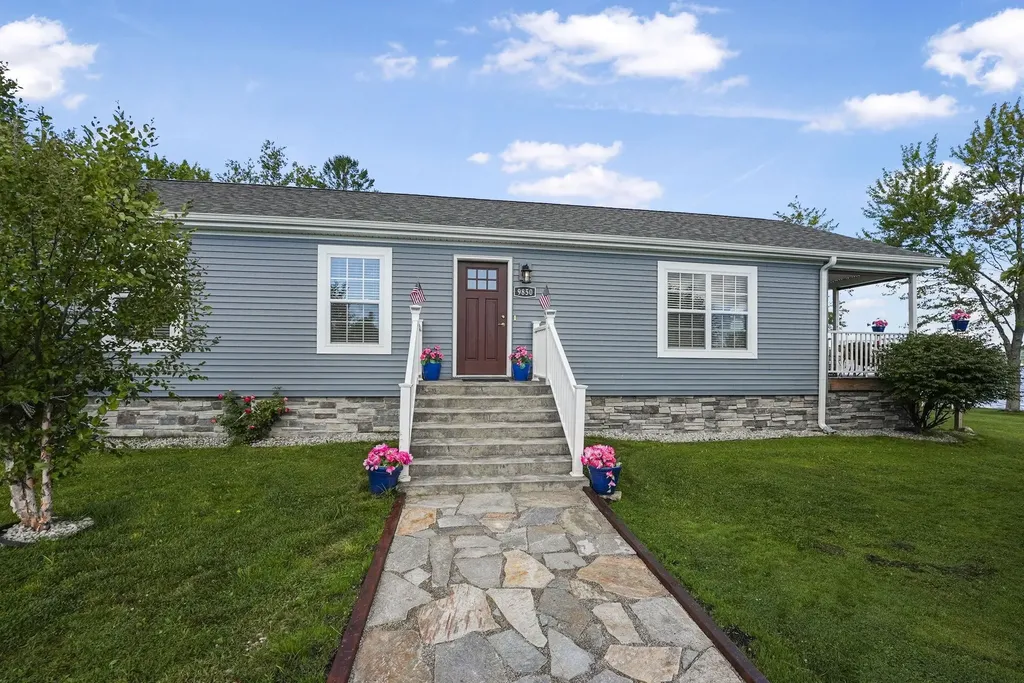 9850 S Perrins Landing Drive Solon Township MI 49684