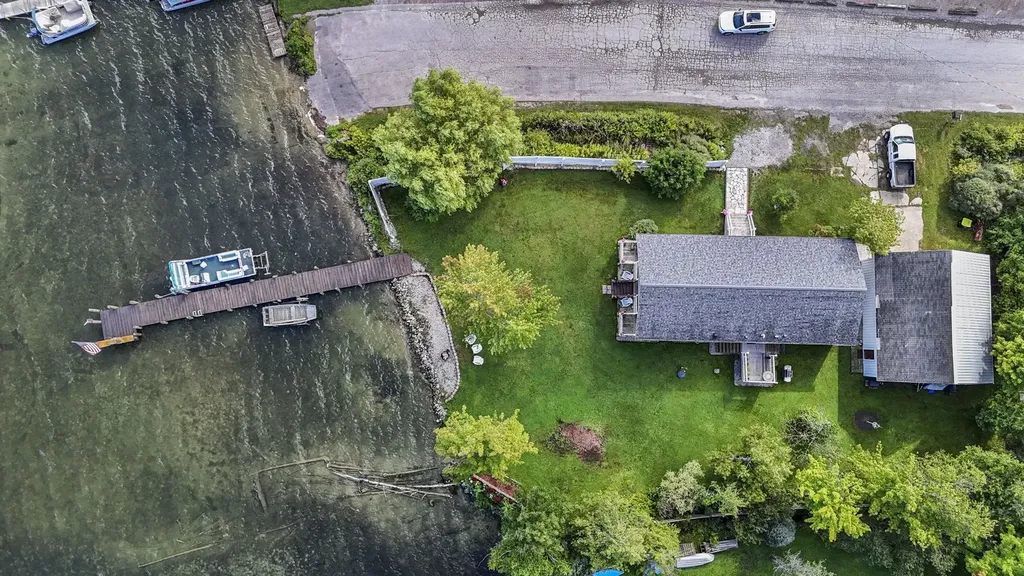 9850 S Perrins Landing Drive Solon Township MI 49684