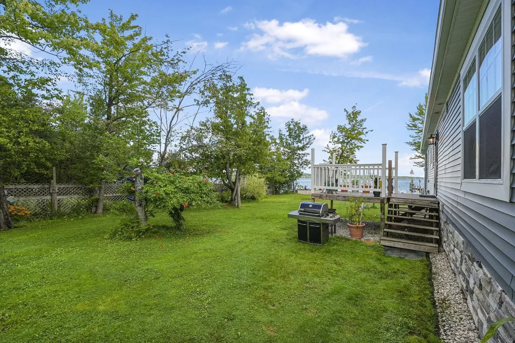 9850 S Perrins Landing Drive Solon Township MI 49684
