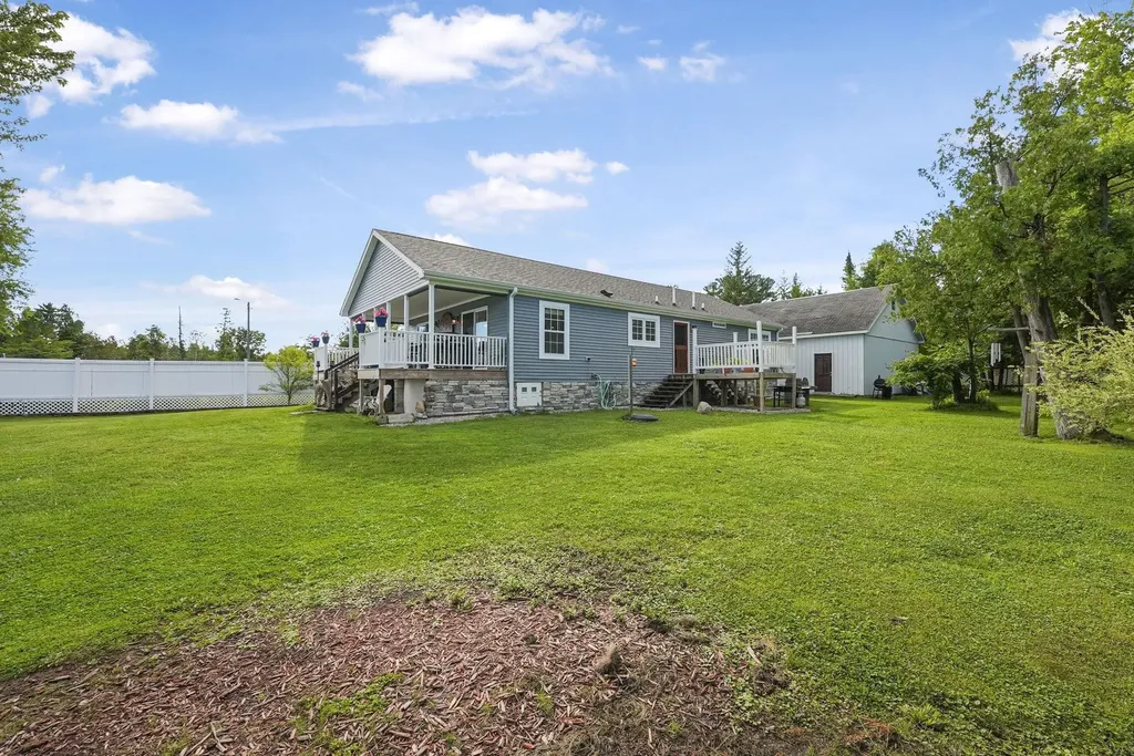 9850 S Perrins Landing Drive Solon Township MI 49684